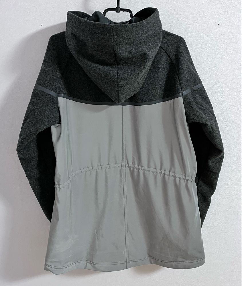 Жіноча куртка Nike tech Wool Windrunner(Оригінал)