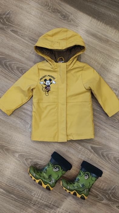 Куртка - дощовик 86,  чоботи Demar 22