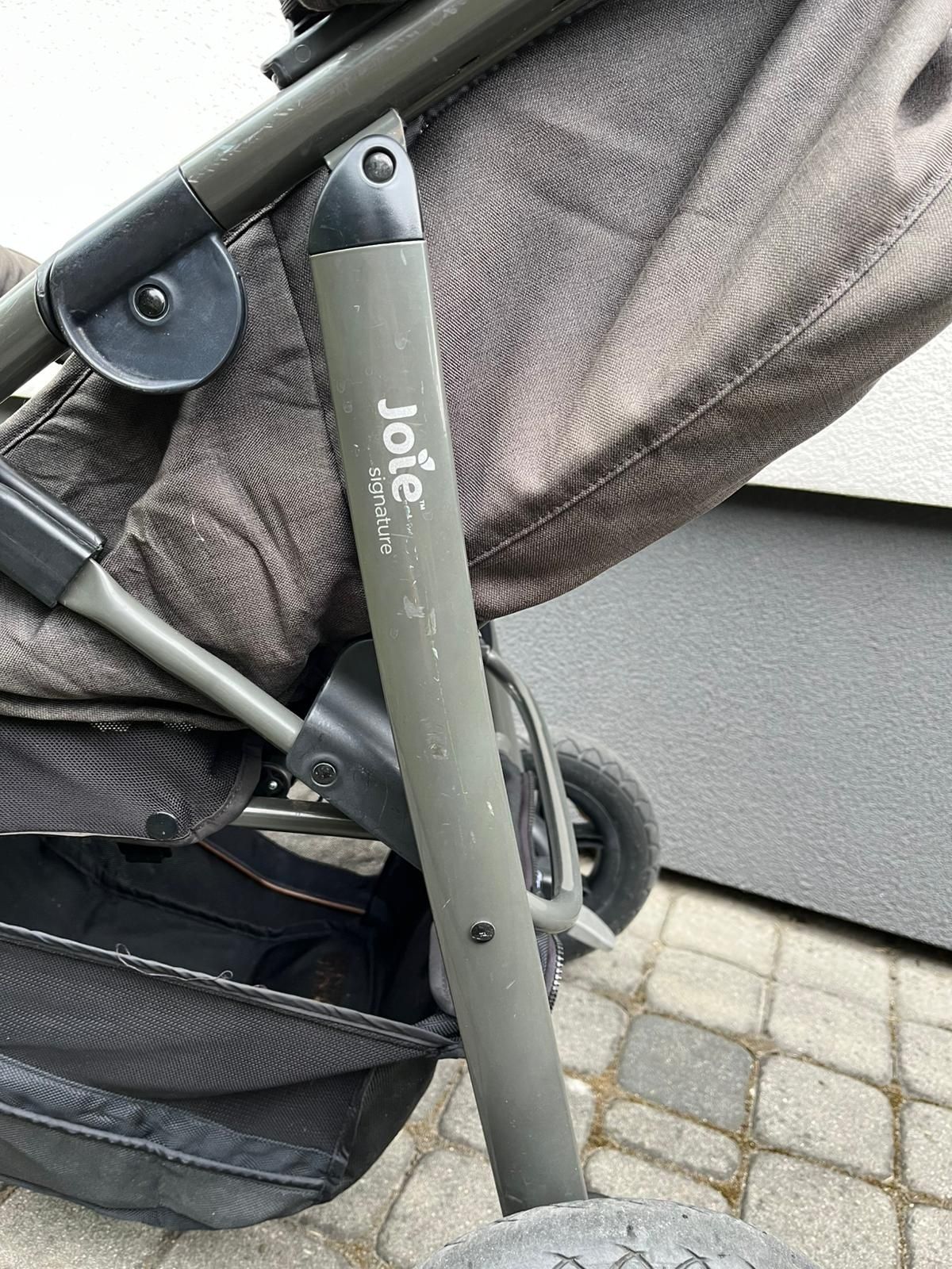 Spacerówka Joie Signature Cybex