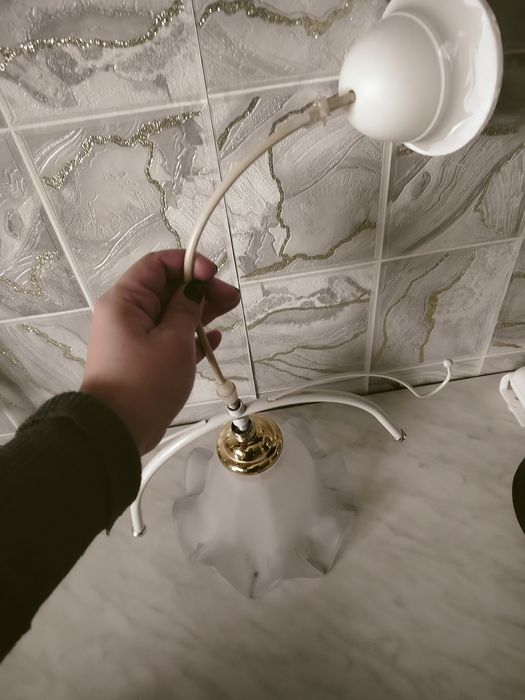 Продам  люстру  50 грн