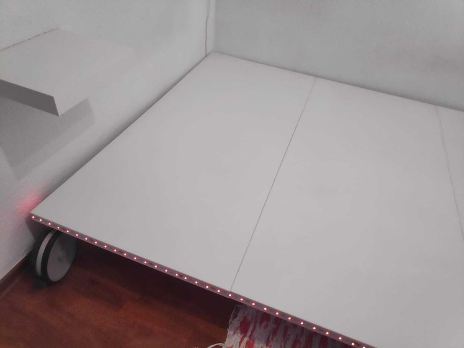 Cama com rodas corpo e meio