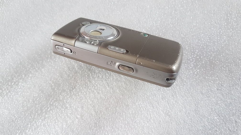 Sony Ericsson W700i (Motorola, Siemens)