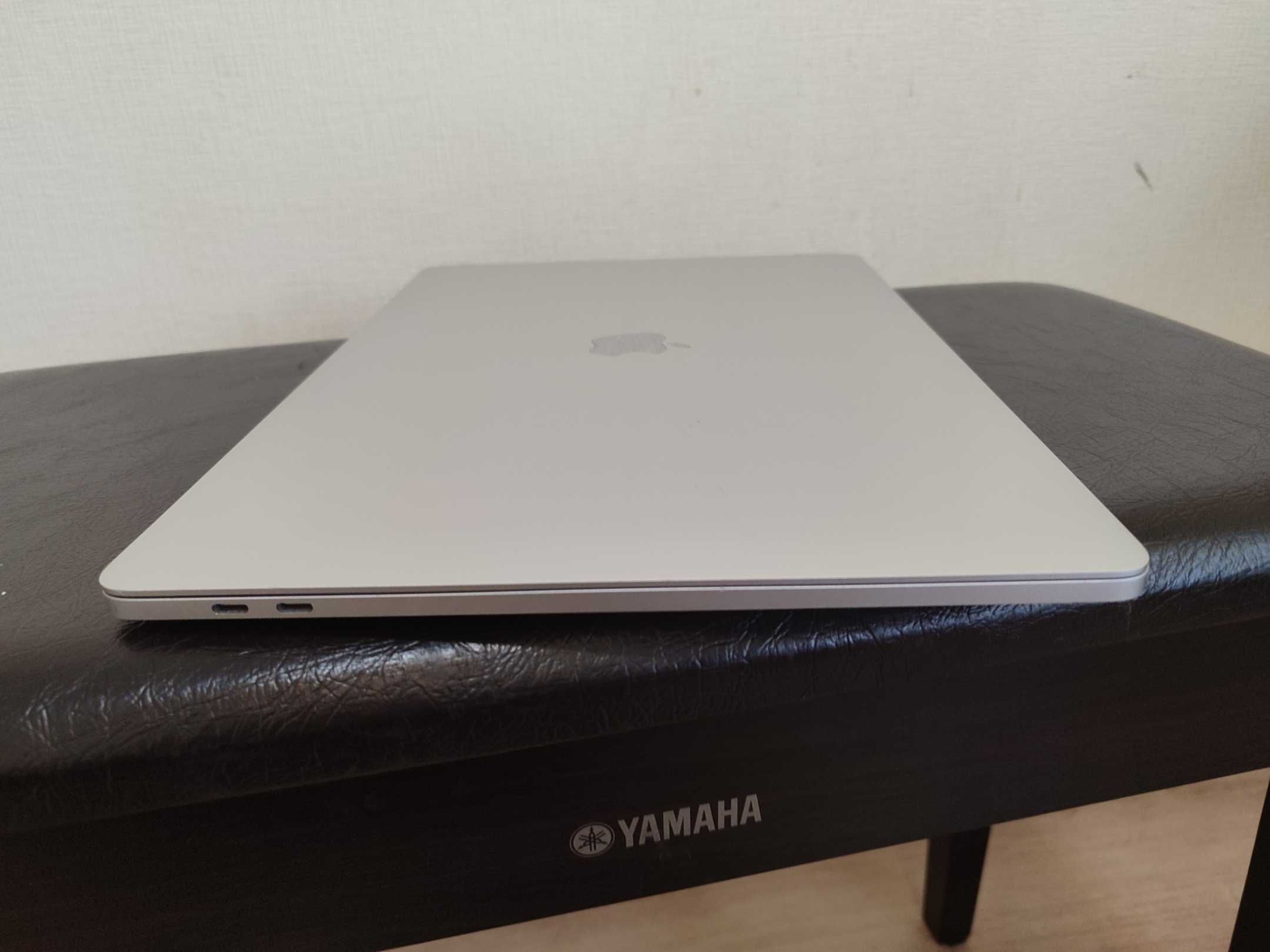 macbook 15 pro 1707 i7/16/512/R455/2 цикла батарея