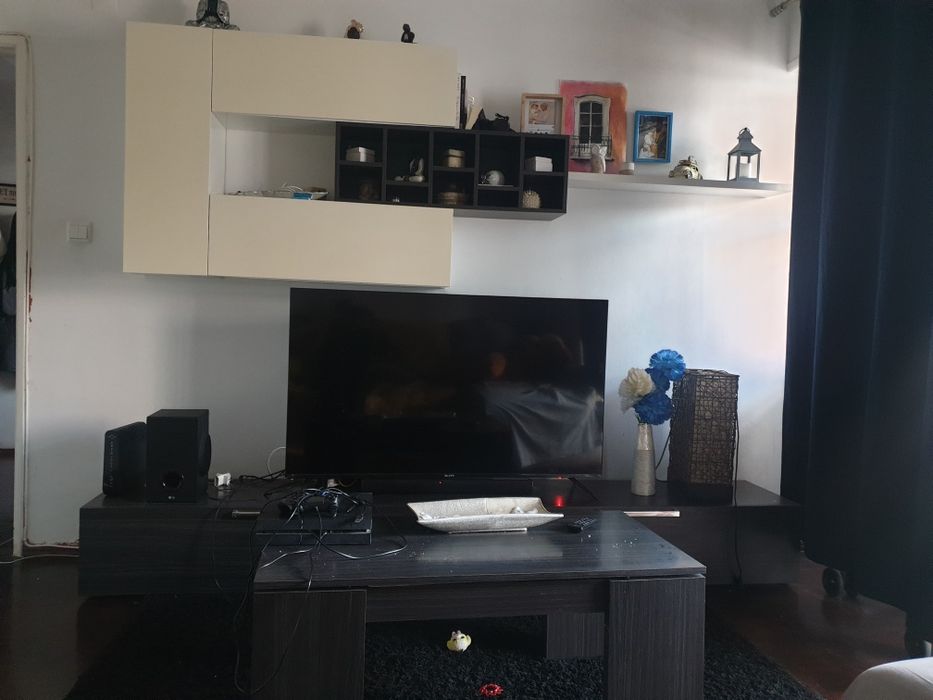 Móvel completo + a mesa do meio