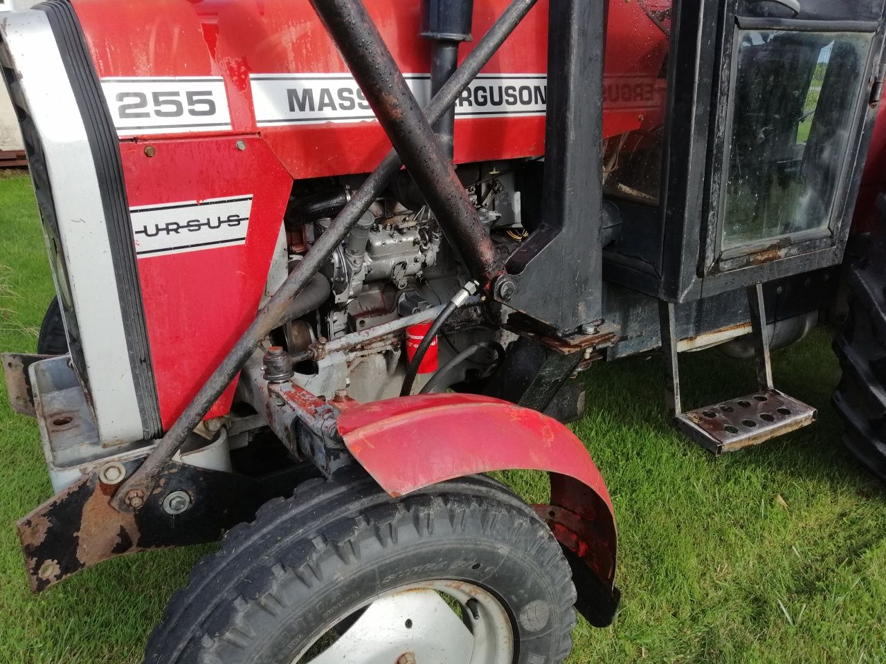 Massey Ferguson 255 z turem w oryginale łyżką widły