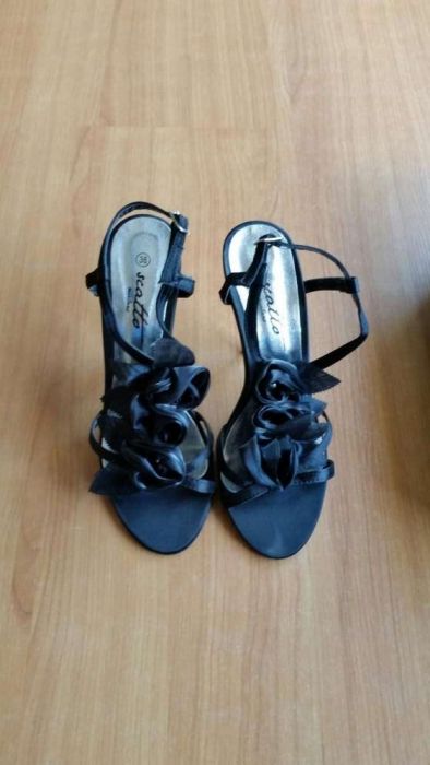 Sandálias novas 36