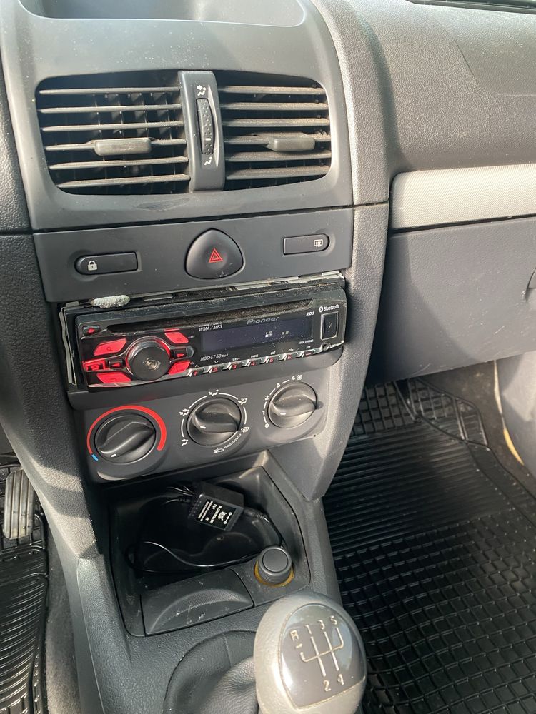 Swiezo sprowadzone Clio Campus