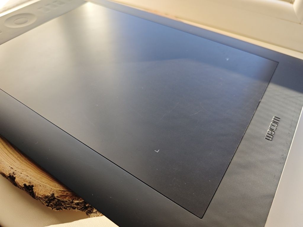 Графічний планшет Wacom Intuos 5 touch М (PTH-650)