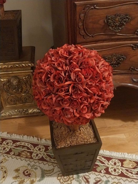 Vasos artificiais | flores rosas vermelhas | base castanha | 60cm