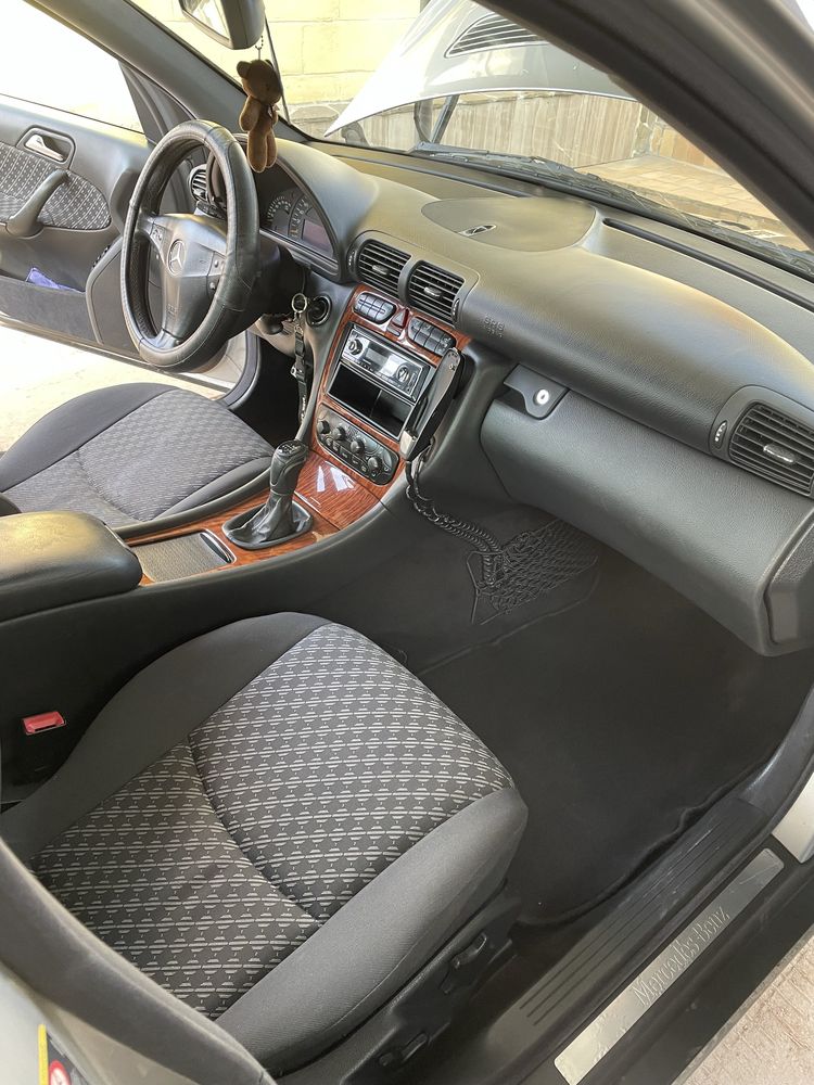 Mersedes benz c200 w203