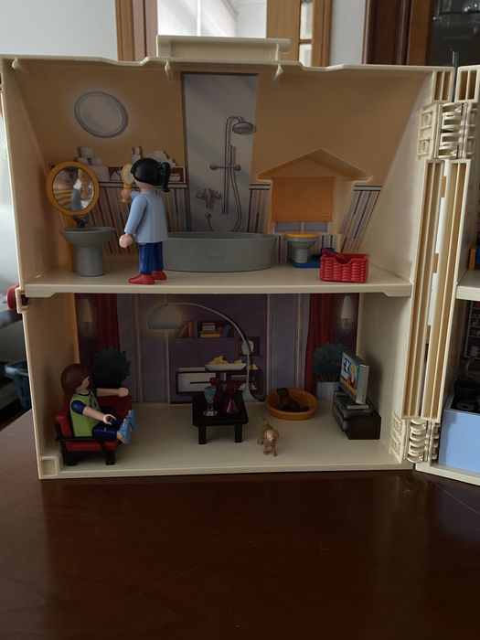 Casa playmobil em mala excelente estado