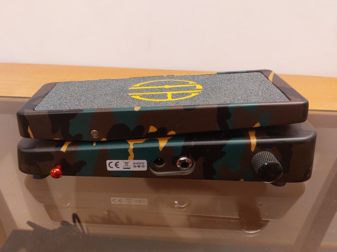 Dunlop Dimebag Cry Baby From Hell Wah  DB-01 Dime