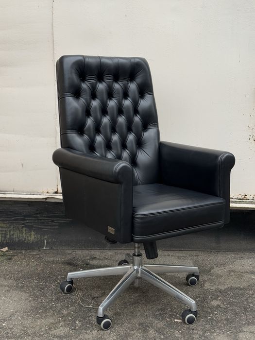 Крісло керівника з натуральної шкіри Elizabeth de la Vega R01