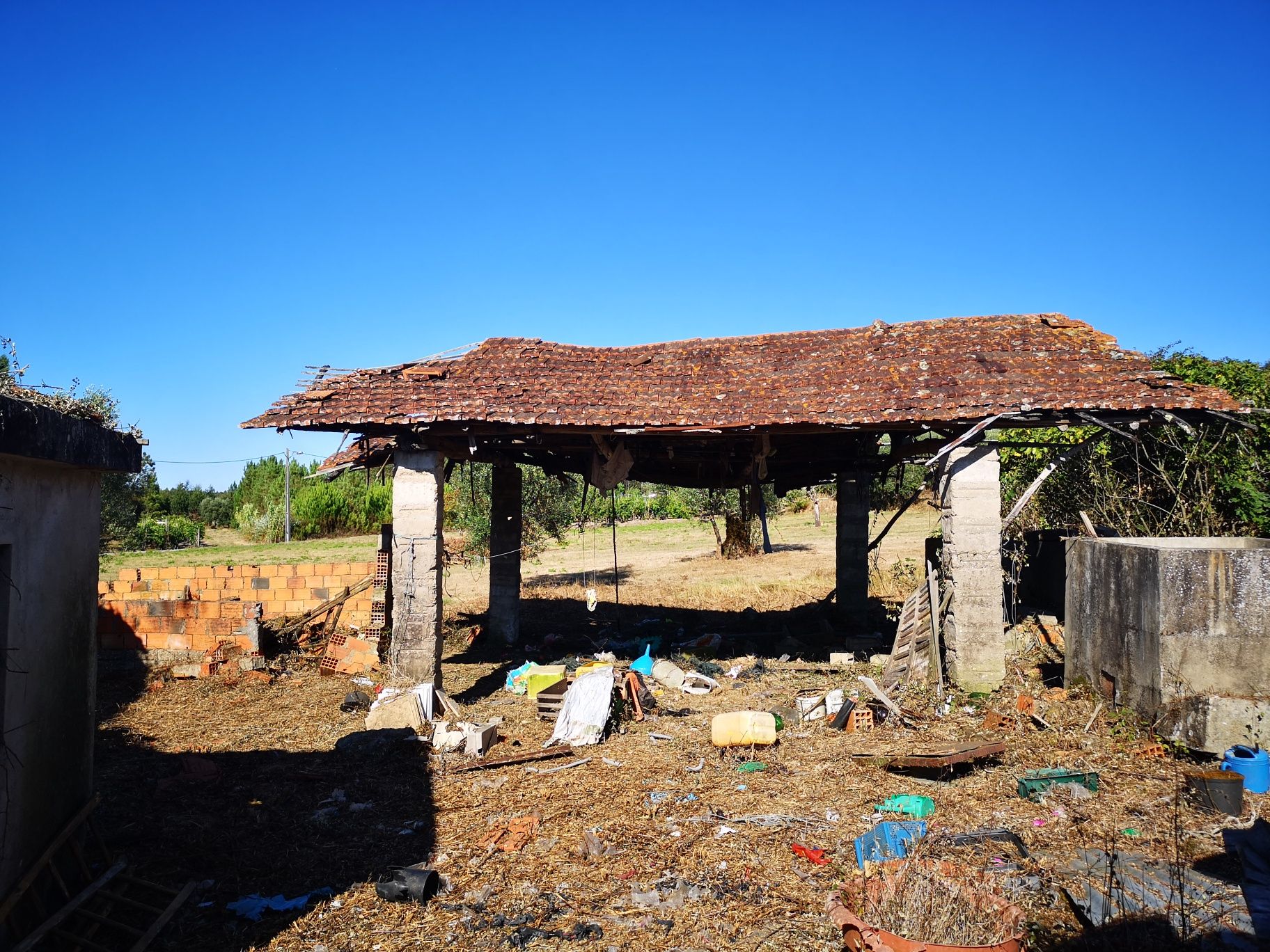 Casa com Terreno em Soure