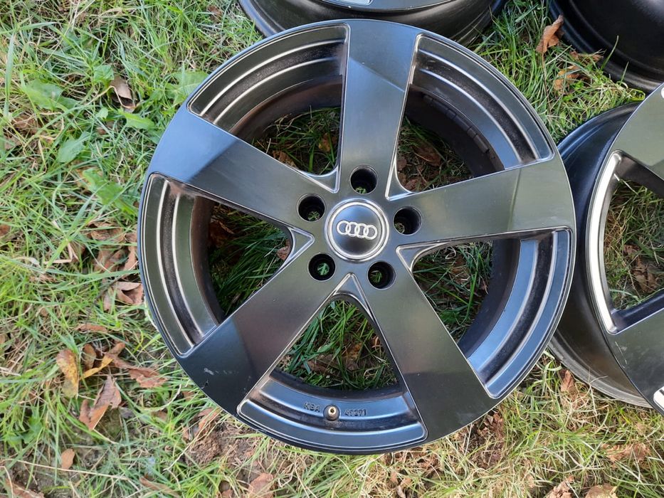 Диски Audi7,5j/17 є РІЗНІ ДИСКИ натиснить нище( УСІ ОГОЛОШЕННЯ АВТОРА)