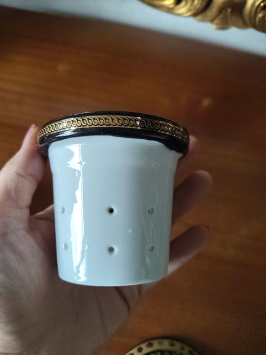 Elegancki kubek z zaparzaczem porcelana