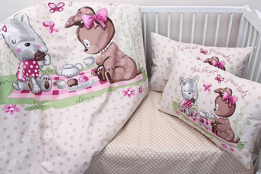 Комплект постільної білизни в кроватку для немовлят