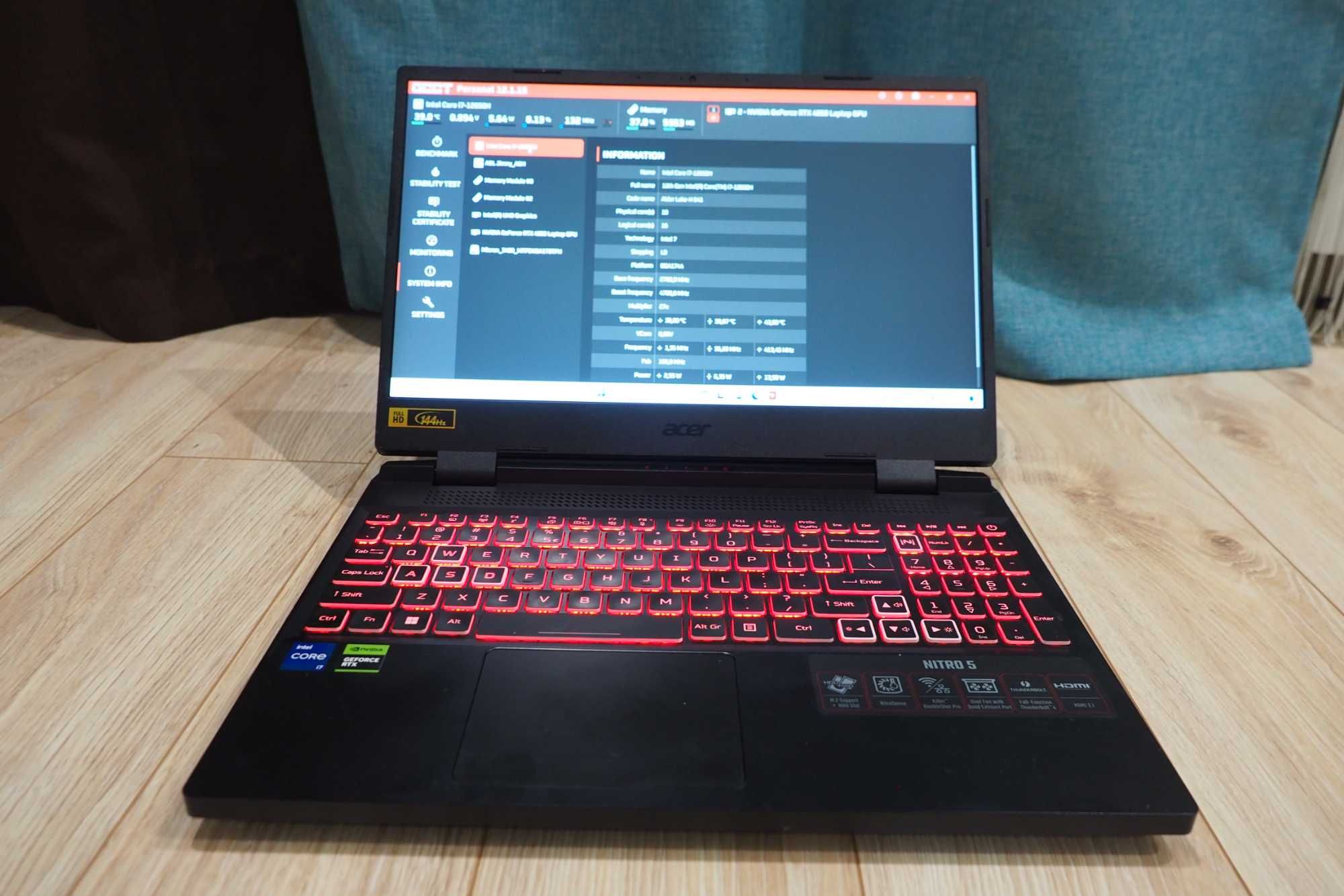 Acer Nitro 5  - RTX 4050/i7-12650H/16GB/1TB SSD