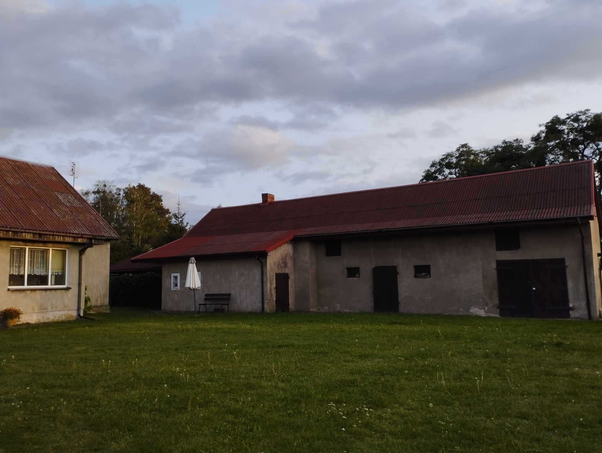 Dom całoroczny na wsi z działką