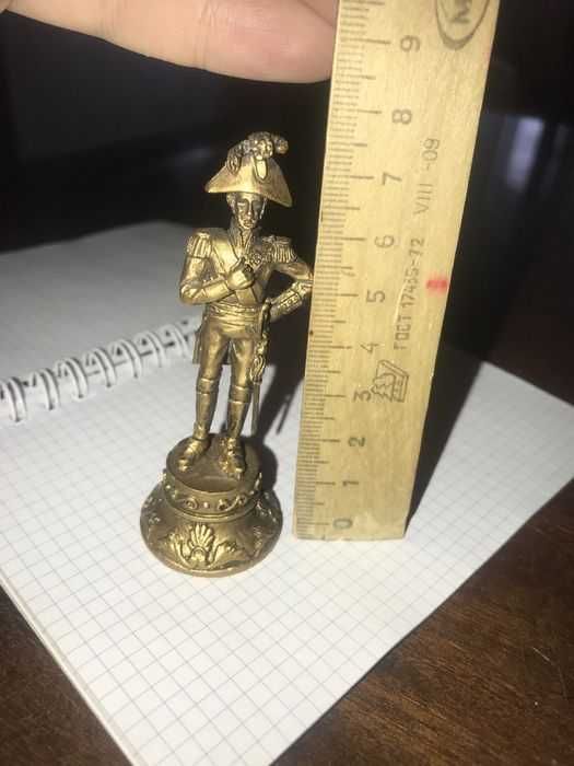 Продам бронзовые шахматы