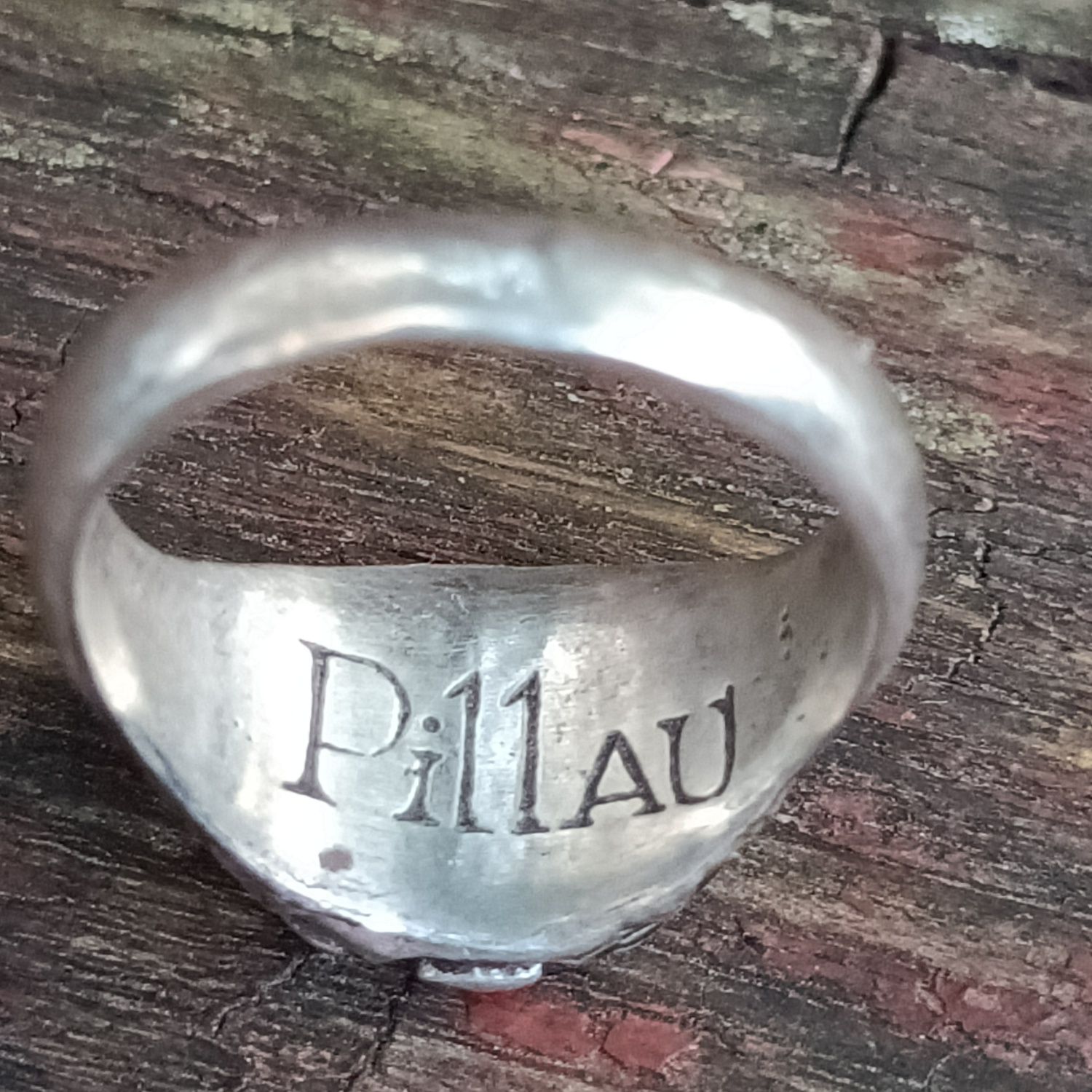 Перстень з написом Pillau. Срібло