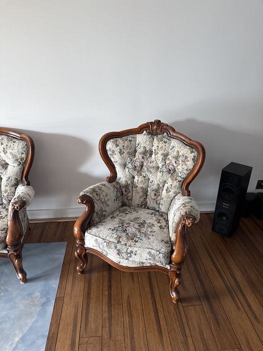 Sofa i dwa fotele stan bardzo dobry.