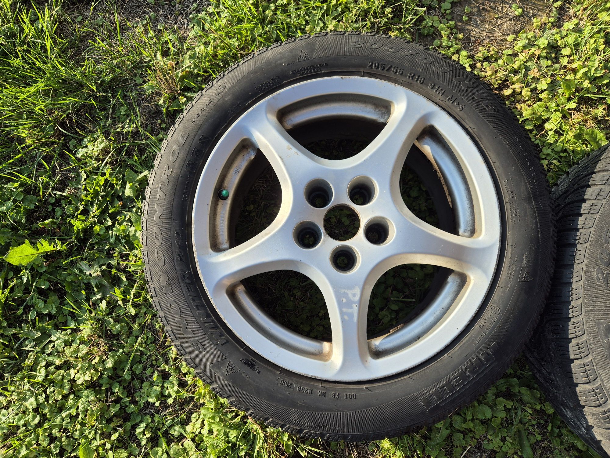Felgi 16" 5x108 ET - 35 / otwór 63.4mm + opony Pirelli Winter M + S