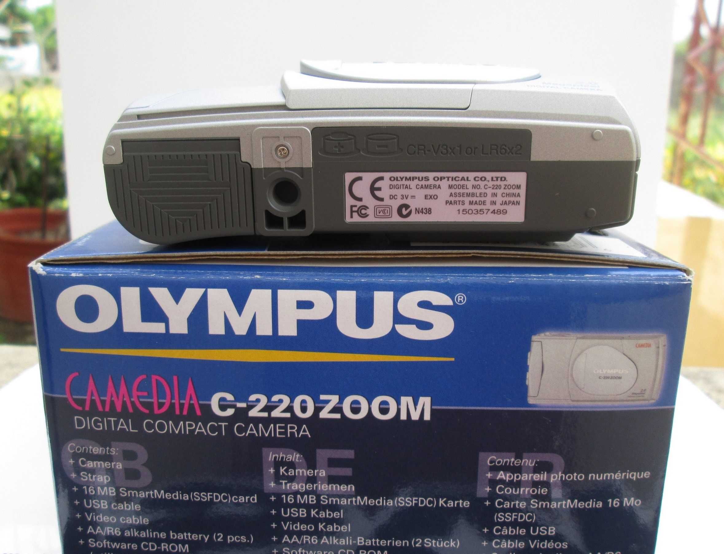 Máquina fotográfica vintage Olympus C-220 Zoom