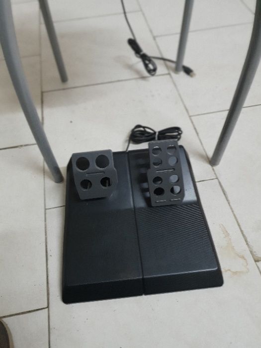 Volante e pedais Logitech