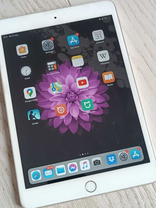 Apple ipad mini 3 tablet