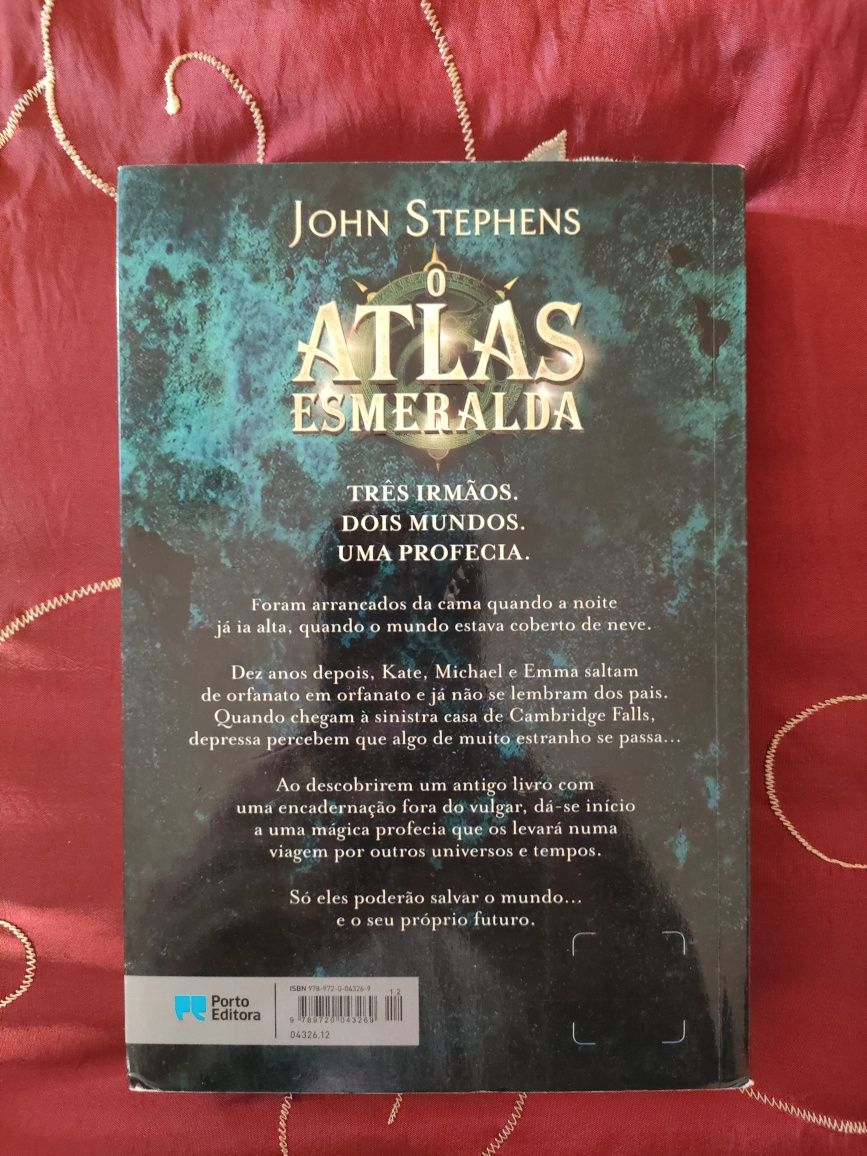 Livro "O Atlas Esmeralda", de John Stephens