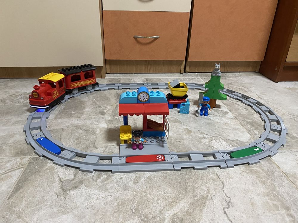 Конструктор LEGO DUPLO Поезд на паровой тяге