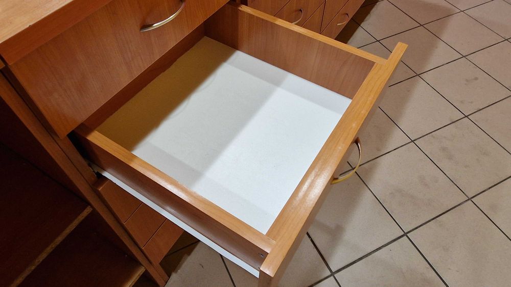 Lada sklepowa recepcyjna