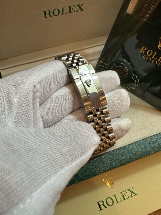 Rolex Datejust 41mm Green Motif Dial *NOVO*