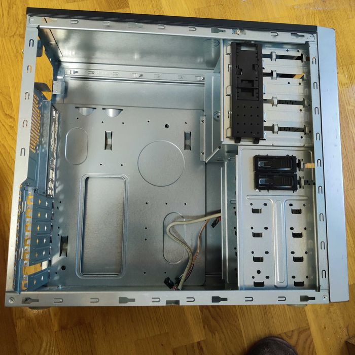 Корпус комп'ютера б/у - 100грн/150грн.