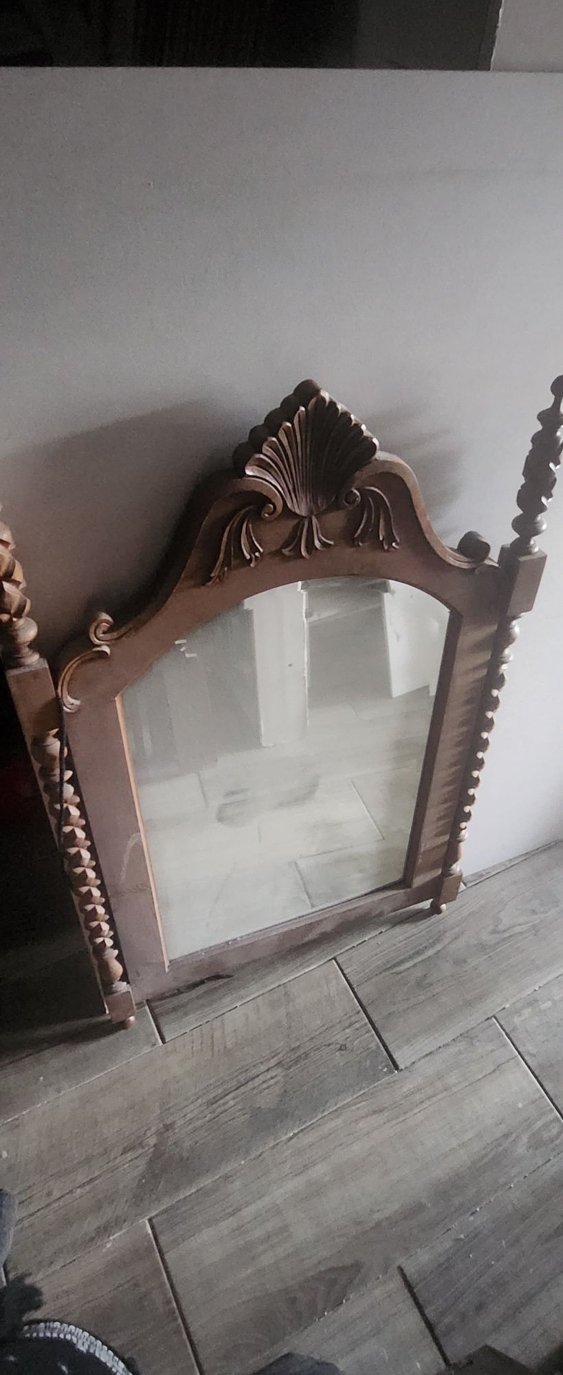 Cama de casal antiga