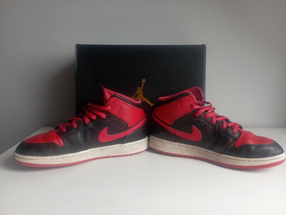 Buty oryginalne Air Jordan 1 MID (GS) rozmiar 40 do koszykówki