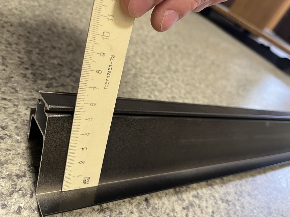 мебельный профиль GOLA вертикальный боковой Ferro Fiori