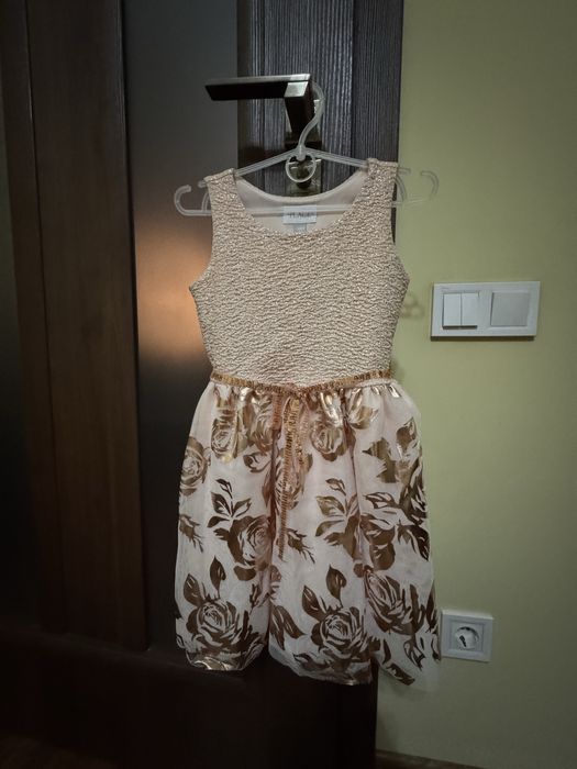 Нова ! Святкова сукня для дівчини 5/6 років