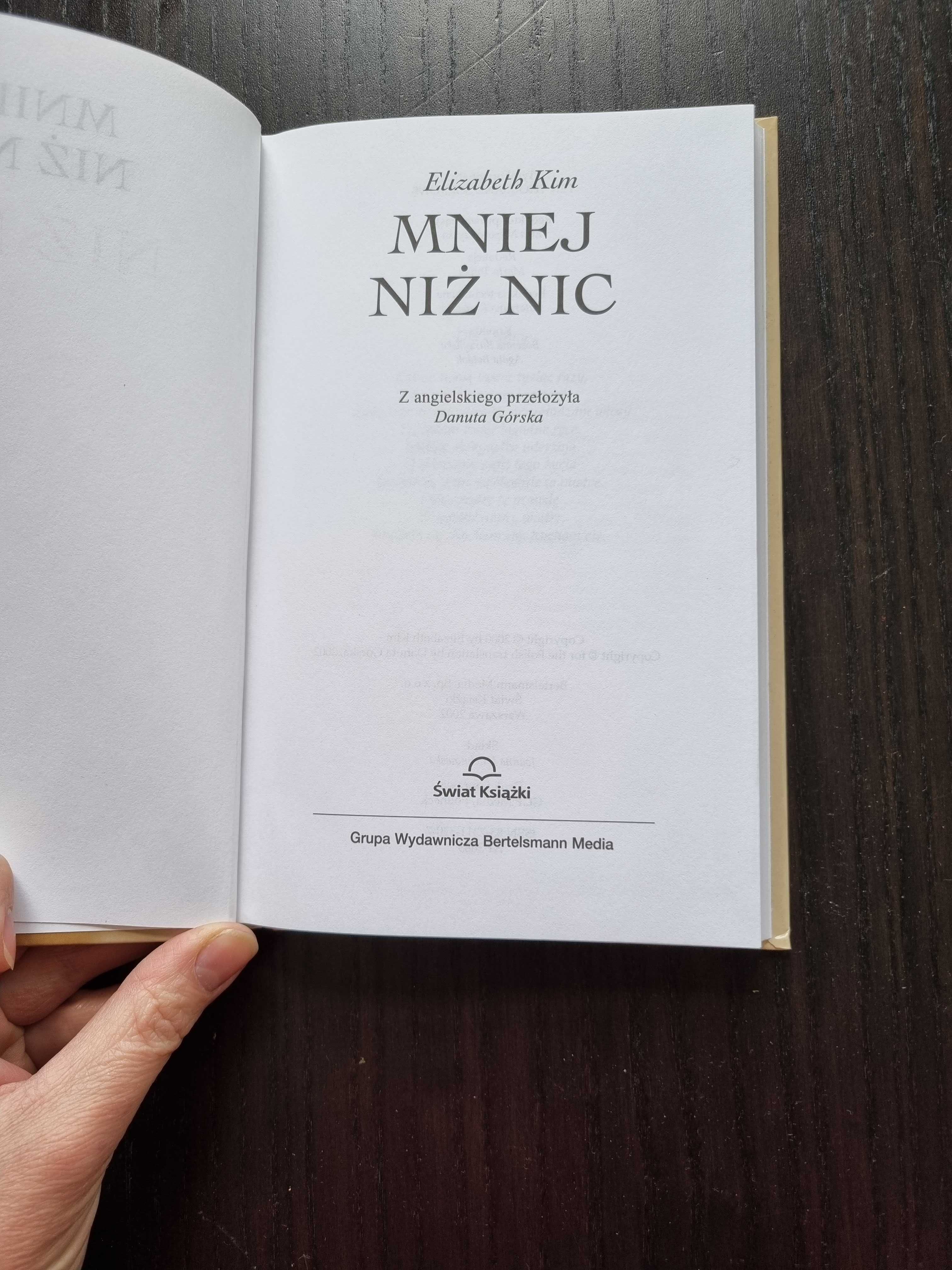 "Mniej niż nic" książka Elizabeth Kim