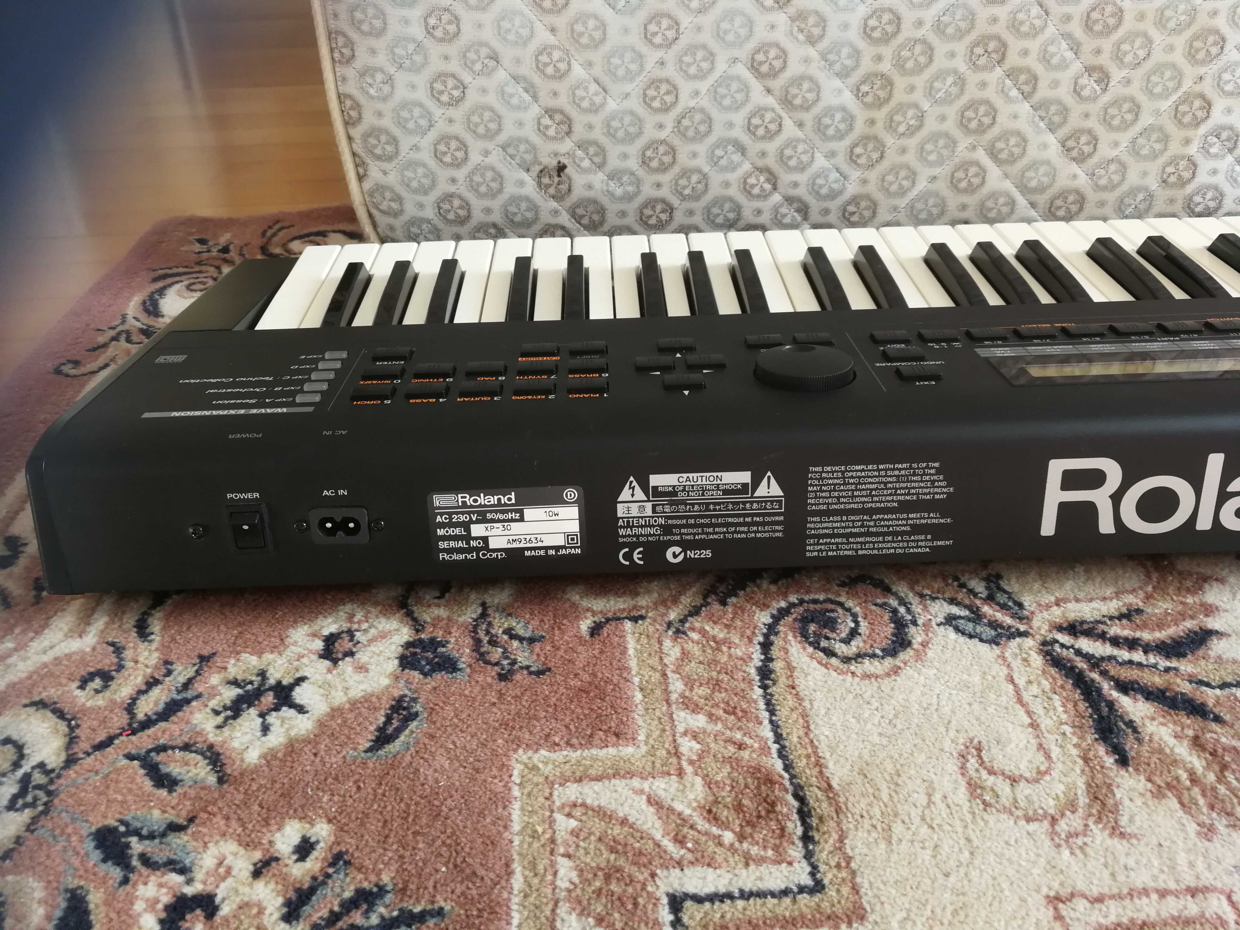 Roland XP-30 piękny stan, używany b. mało i tylko w domu jako hobby