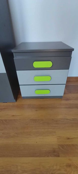 Antracytowe meble dziecięce z płyty wiórowej