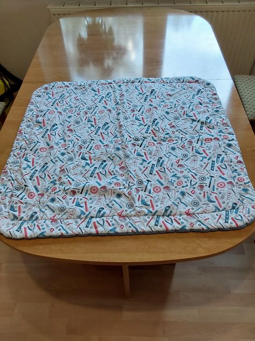 Rożek niemowlęcy/kocyk 75x75 w bardzo dobrym stanie