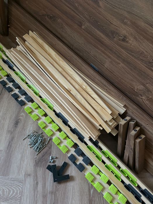 Łóżko ze stelażem w bardzo dobrym stanie -dąb stirling 160x200