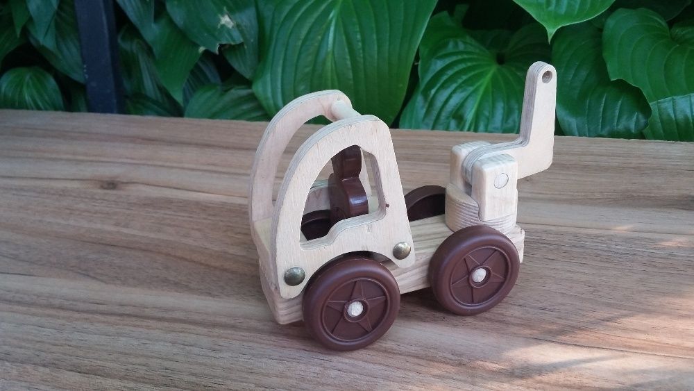 Дерев'яна іграшка- машина