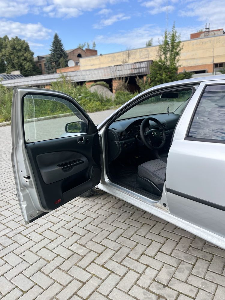 Skoda Octavia Tour 1.6 MPI Газ/Бенз