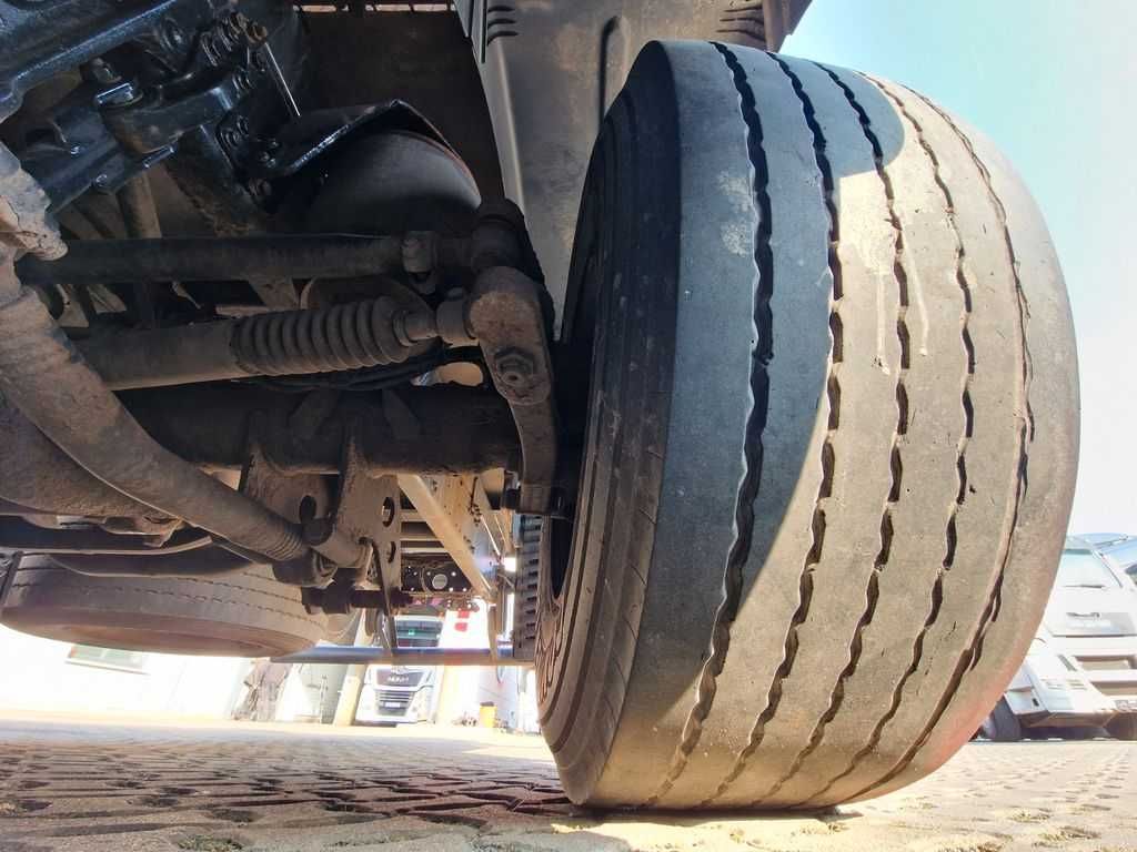 Бортовий MAN TGS 26.440 6x2 кузов 7,31м/2,47/0,54 кран ATLAS 135.2E-A2