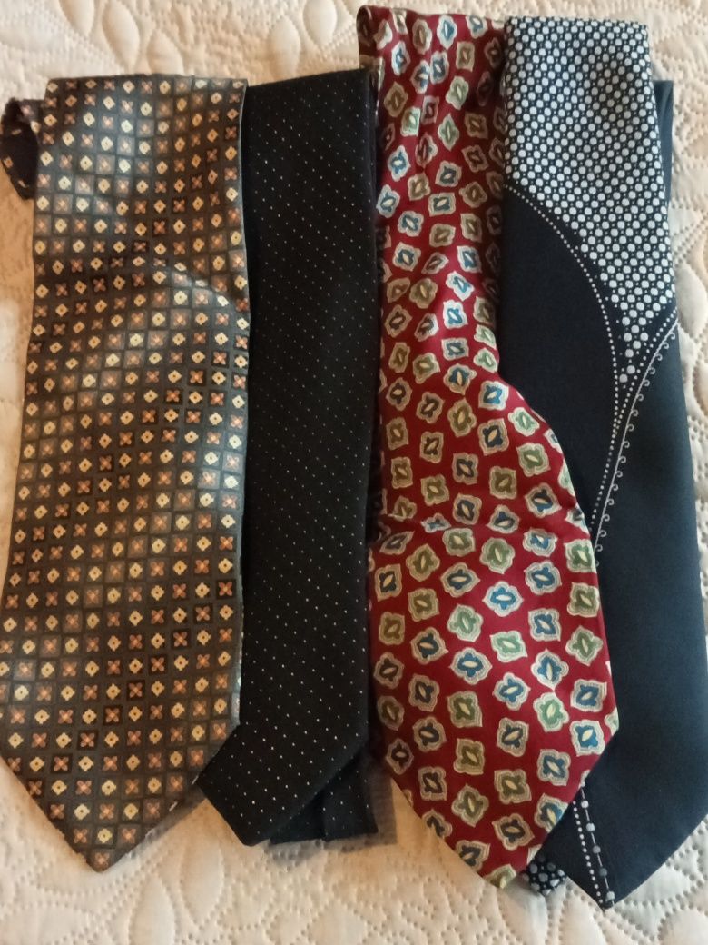 Sete gravatas de marca em excelente estado