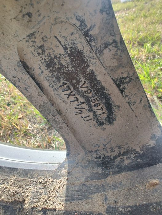 Aluminiowe felgi z oponami  Hankook 245/70/17