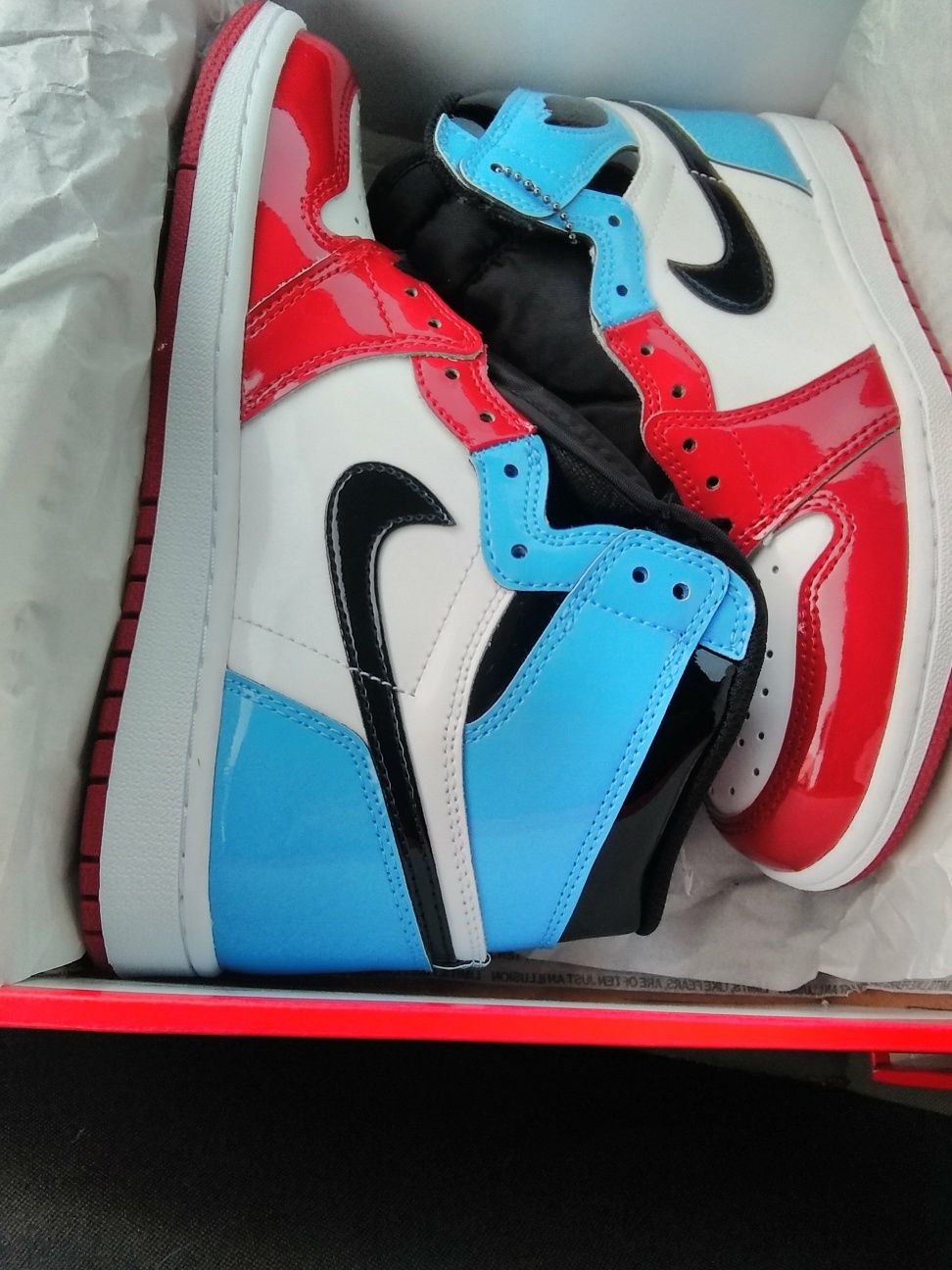 (r. 40) Nike Air Jordan 1 Retro High Fearless UNC Chicago (us7) 25 cm.